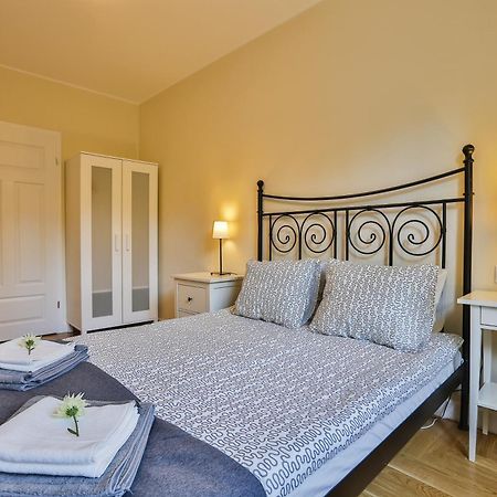 Apartament Bursztynowy Mariacka Old Town Гданск Стая снимка