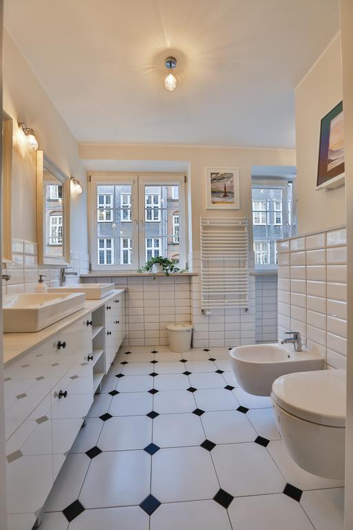 Apartament Bursztynowy Mariacka Old Town Гданск Стая снимка