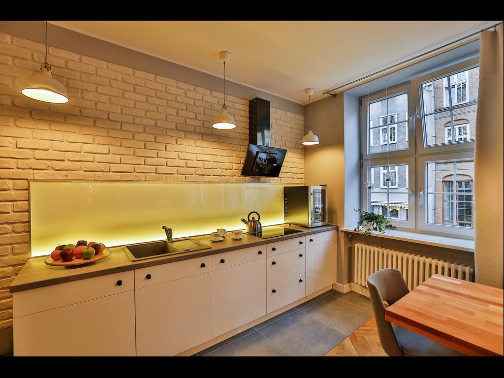 Apartament Bursztynowy Mariacka Old Town Apartment Гданск Стая снимка