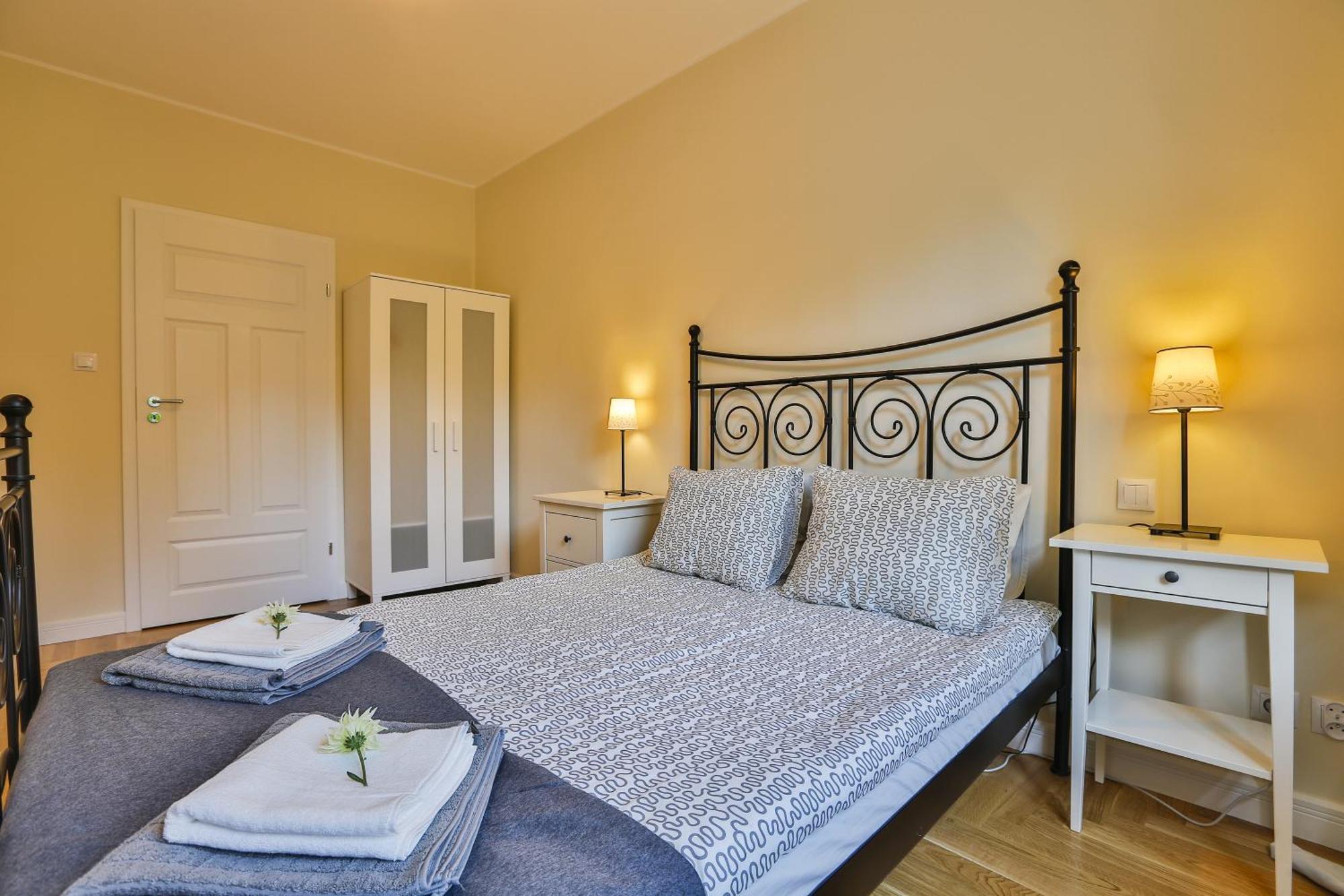 Apartament Bursztynowy Mariacka Old Town Гданск Стая снимка